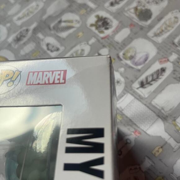 Funko pop mysterio glow in Dark Walmart Exclusive - Picture 7 of 7